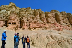 Choser-Caves-Lo-Mustang-Samsara-Trekking